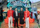 หยิ่น–วอร์ เปิดฉากคริสต์มาสแรกของ Central Park กับต้น ‘The Velvet Pine’